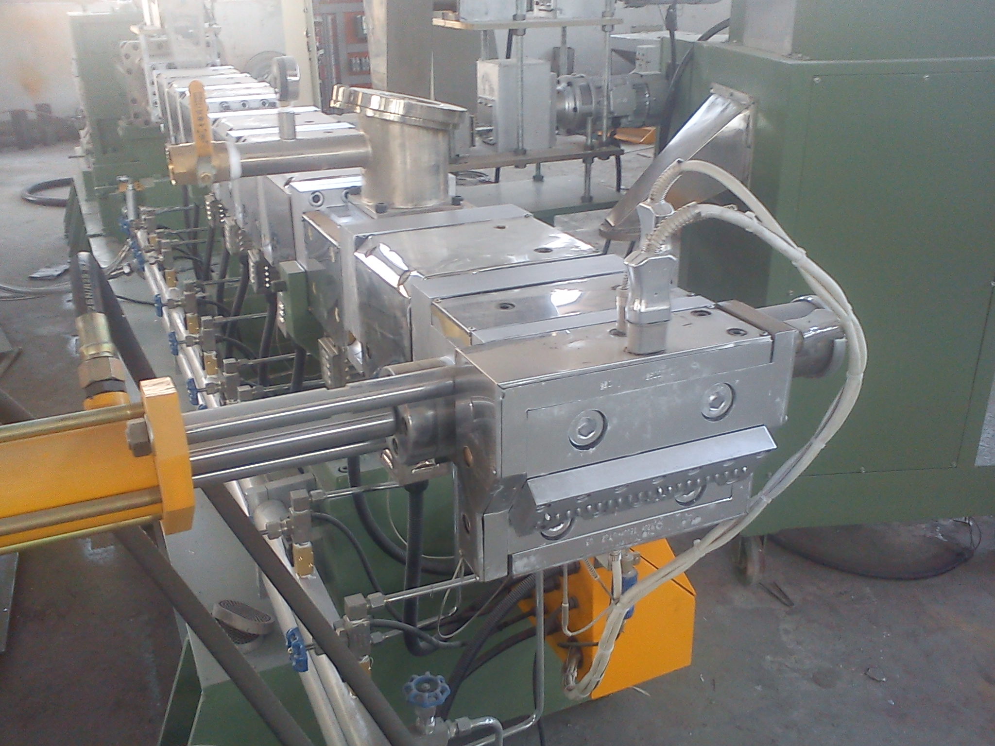 水冷拉條切粒(水冷拉條切粒系統)